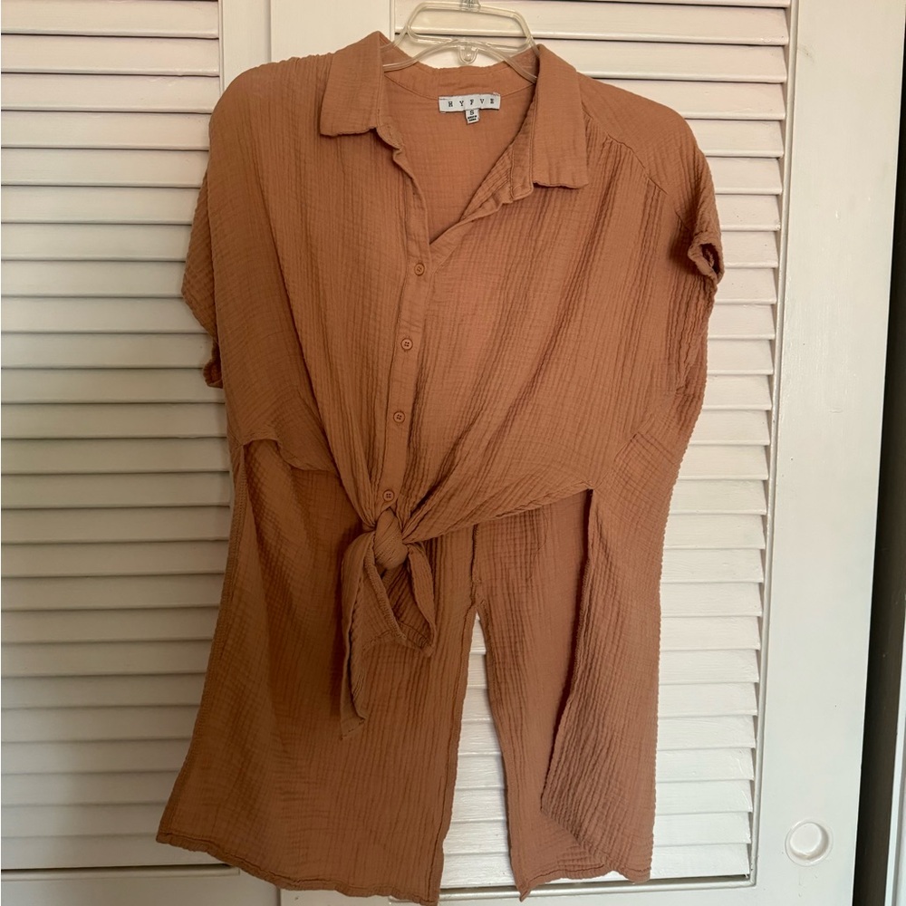 Versona Linen Top